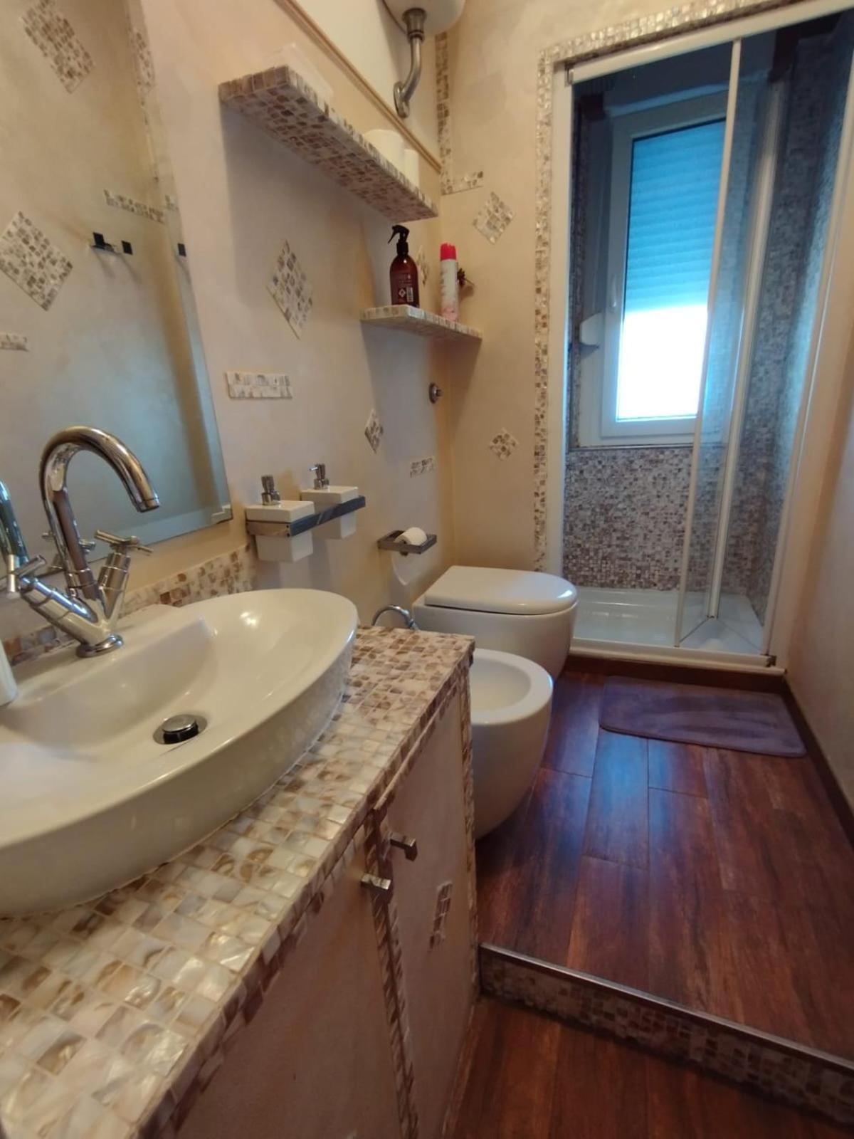 Appartamento Luxury Vista Mare Per 6 Persone A 滨海朱莉娅 外观 照片